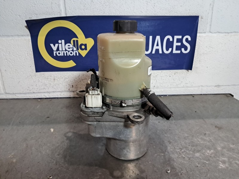 Recambio de bomba direccion para ford focus 1.6 tdci 109 titanium referencia OEM IAM   