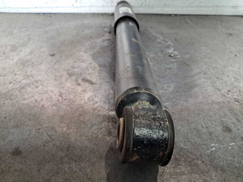 Recambio de amortiguador trasero para renault clio iii authentique referencia OEM IAM   