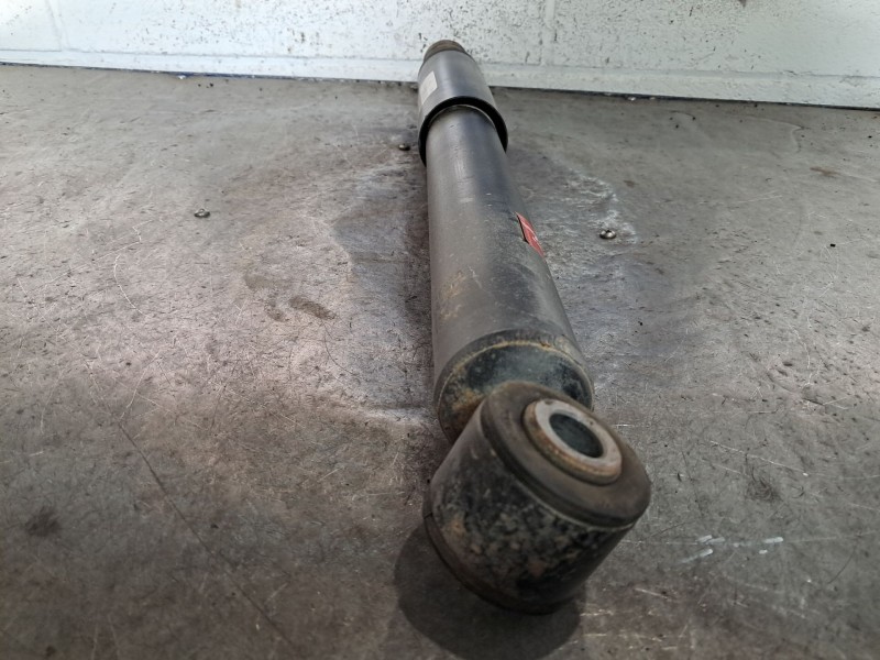 Recambio de amortiguador trasero para renault clio iii authentique referencia OEM IAM   