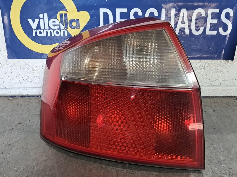 Recambio de piloto trasero izquierdo para audi a4 berlina (8e) 1.9 tdi referencia OEM IAM 8E0945095C  