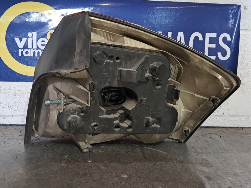 Recambio de piloto trasero izquierdo para audi a4 berlina (8e) 1.9 tdi referencia OEM IAM 8E0945095C  