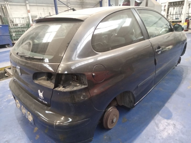 seat ibiza (6l1) del año 2003