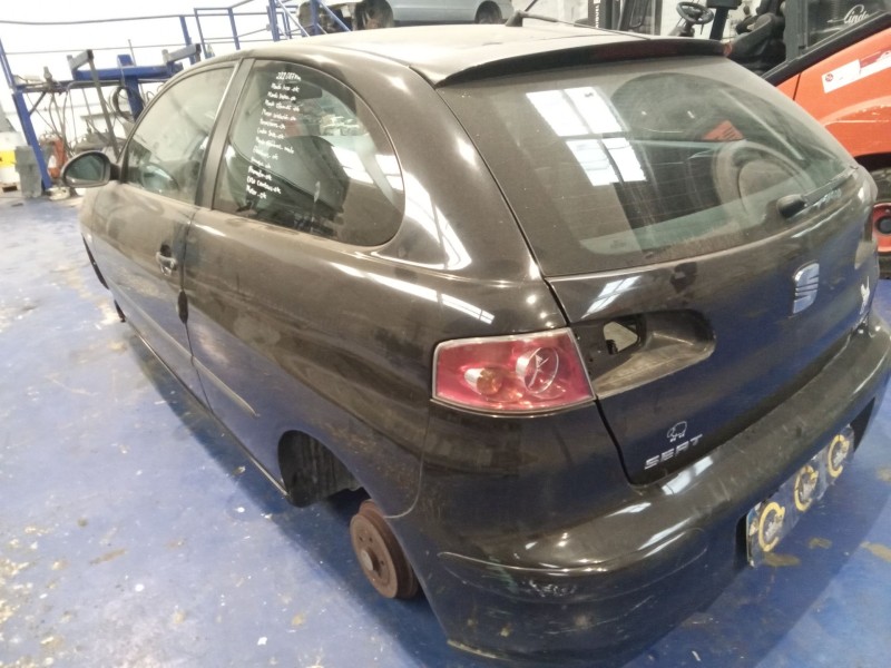 seat ibiza (6l1) del año 2003