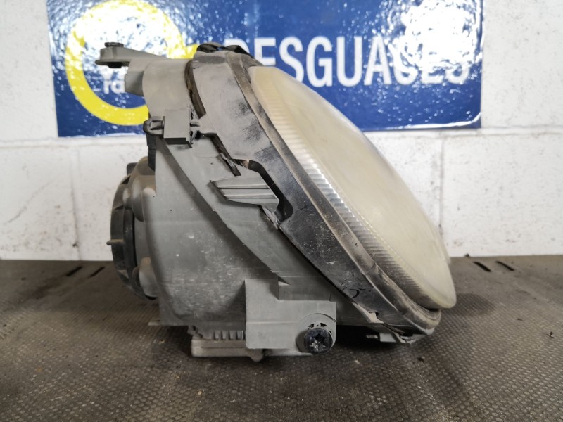 Recambio de faro derecho para mercedes clase c (w203) sportcoupe 2.2 cdi cat referencia OEM IAM   