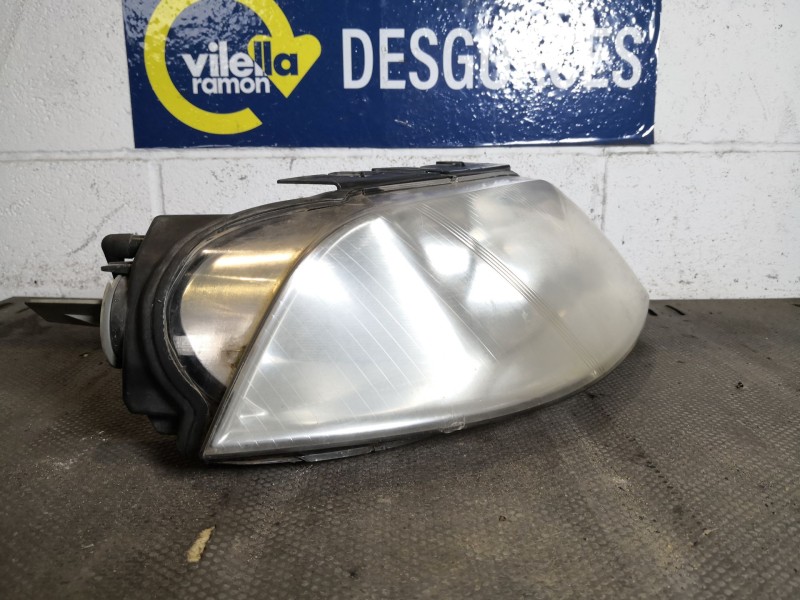 Recambio de faro derecho para volkswagen passat berlina (3b3) 1.9 tdi referencia OEM IAM 3B0941016AK  