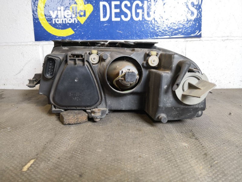 Recambio de faro derecho para volkswagen passat berlina (3b3) 1.9 tdi referencia OEM IAM 3B0941016AK  