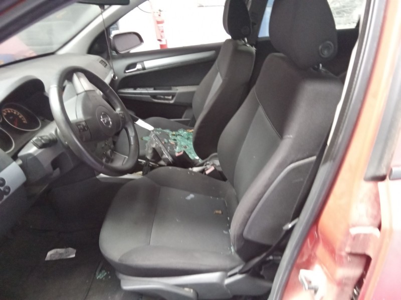 opel astra h berlina  | 0.04 - 0.07 del año 2006