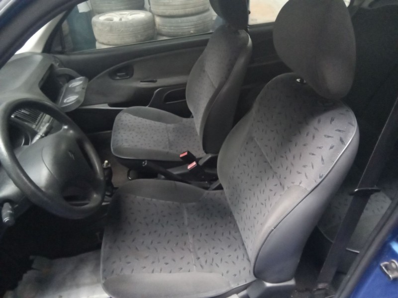 citroen saxo 1.1 image del año 2001