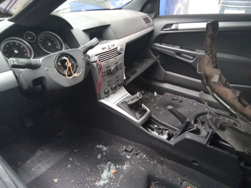 opel astra gtc  | 0.04 - 0.08 del año 2008