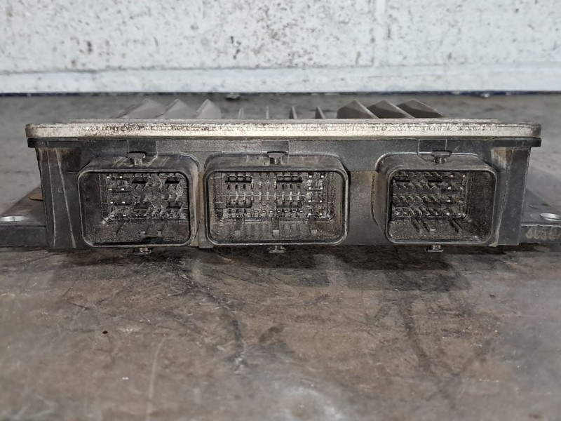 Recambio de centralita motor uce para dacia logan referencia OEM IAM 8200785530  