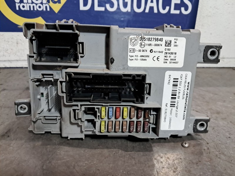 Recambio de caja reles fusibles para fiat 500 1.2 8v 69 lounge referencia OEM IAM 00518279840 28143018 