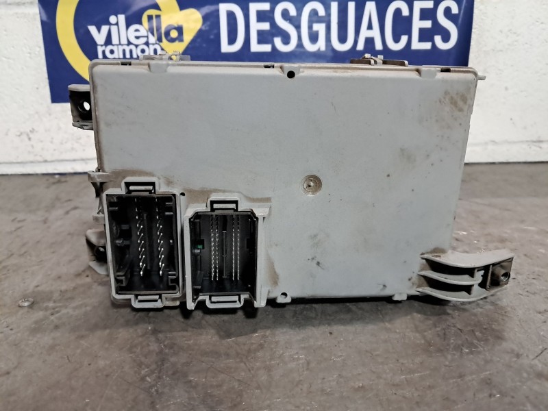 Recambio de caja reles fusibles para fiat 500 1.2 8v 69 lounge referencia OEM IAM 00518279840 28143018 
