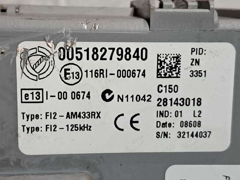 Recambio de caja reles fusibles para fiat 500 1.2 8v 69 lounge referencia OEM IAM 00518279840 28143018 