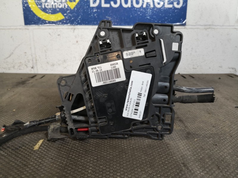 Recambio de caja reles fusibles para citroen c3 attraction referencia OEM IAM 9801148280  