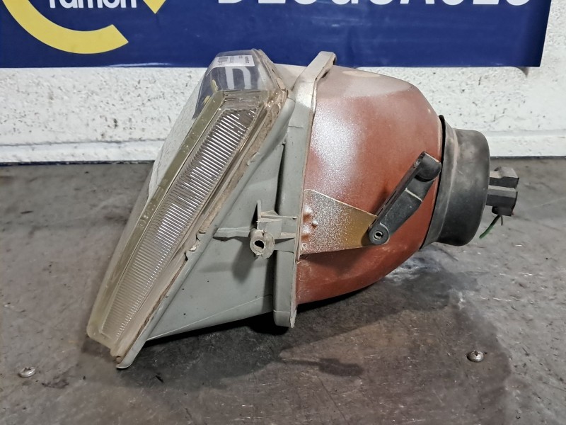Recambio de faro izquierdo para peugeot 205 205 gld 1.8 referencia OEM IAM   