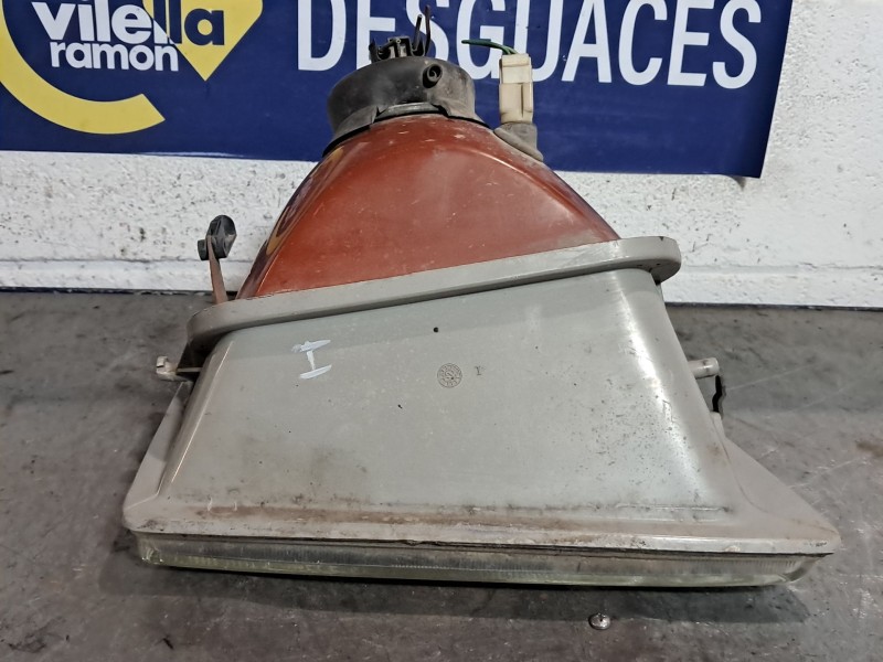Recambio de faro izquierdo para peugeot 205 205 gld 1.8 referencia OEM IAM   