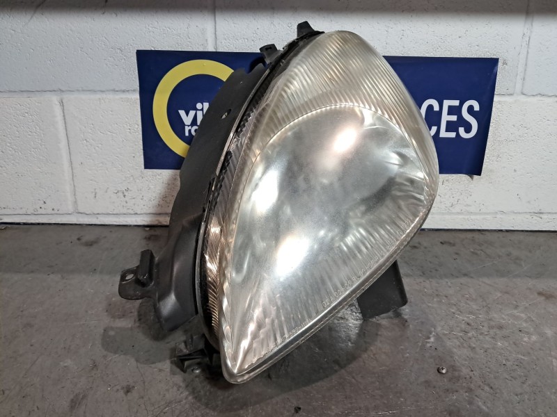 Recambio de faro izquierdo para citroen xsara picasso 2.0 hdi exclusive plus referencia OEM IAM   