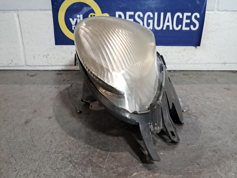 Recambio de faro izquierdo para citroen xsara picasso 2.0 hdi exclusive plus referencia OEM IAM   
