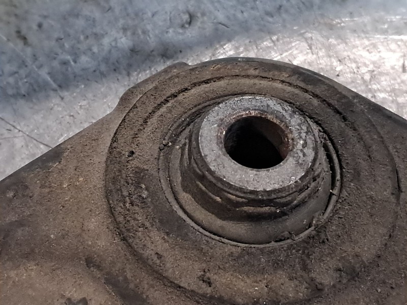 Recambio de brazo suspension inferior delantero derecho para peugeot 407 sw  | 0.04 - ...  | 0.04 - ... referencia OEM IAM   