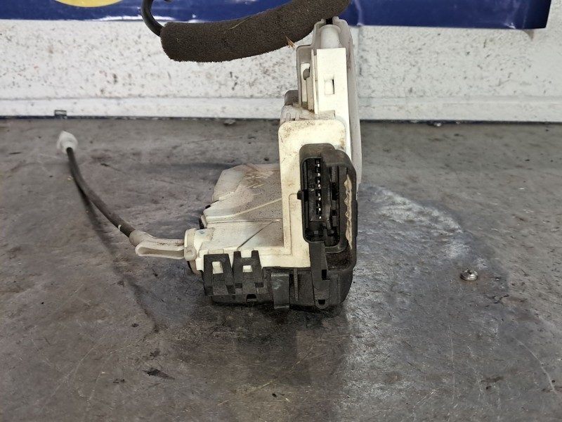 Recambio de cerradura puerta delantera derecha para citroen c3 attraction referencia OEM IAM   
