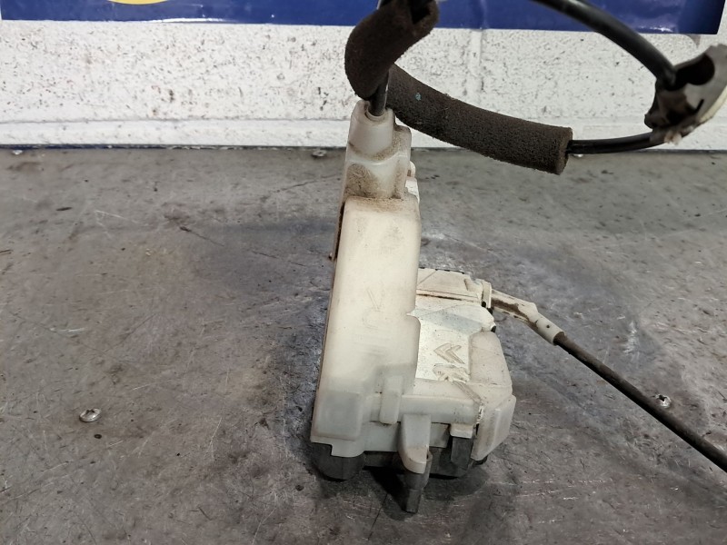 Recambio de cerradura puerta delantera derecha para citroen c3 attraction referencia OEM IAM   