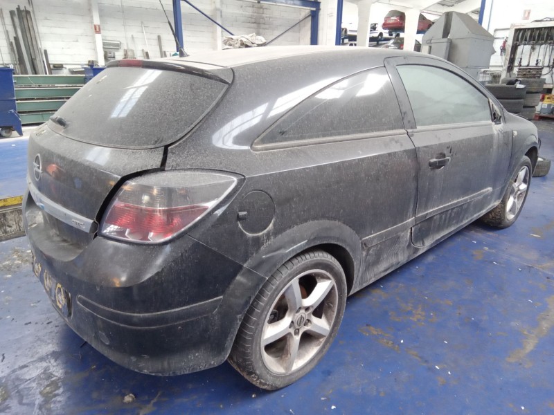 opel astra gtc del año 2004