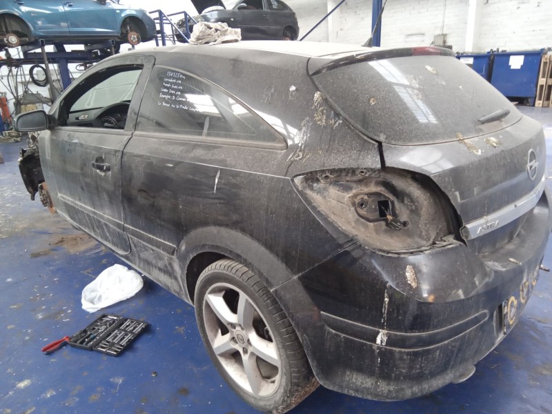 opel astra gtc del año 2004