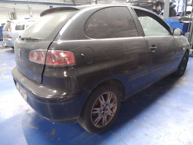 seat ibiza (6l1) del año 2003