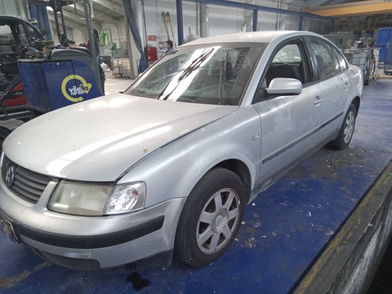 volkswagen passat berlina (3b2) del año 1999