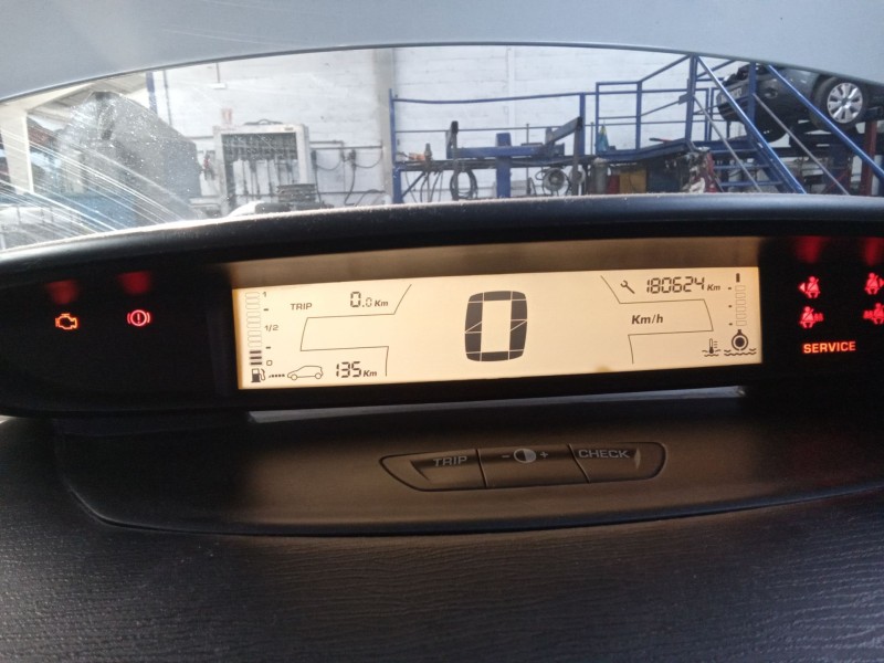 citroen c4 berlina del año 2008