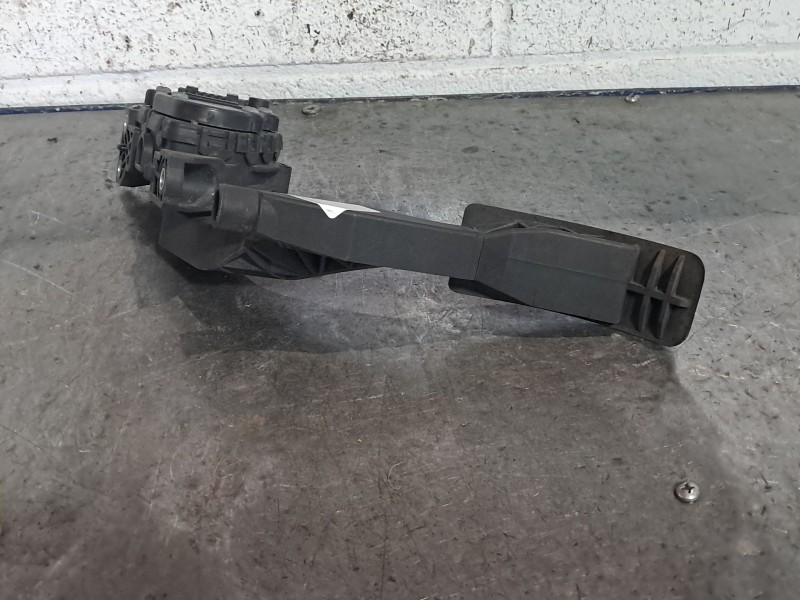 Recambio de potenciometro pedal para seat toledo (1m2) 1.9 tdi referencia OEM IAM 1J1721503H 6PV00777001 