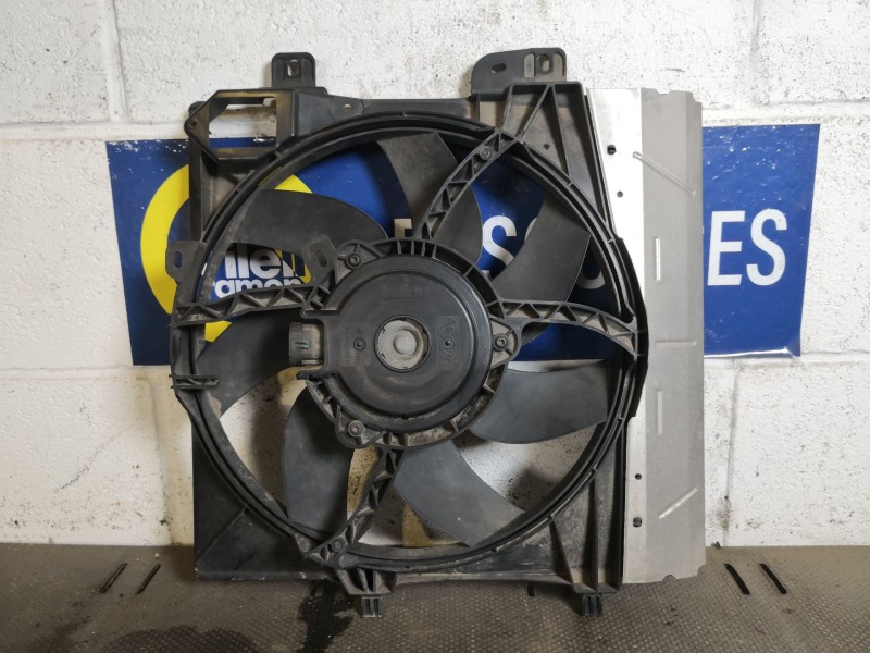 Recambio de electroventilador para citroen c3 attraction referencia OEM IAM 9675280980  