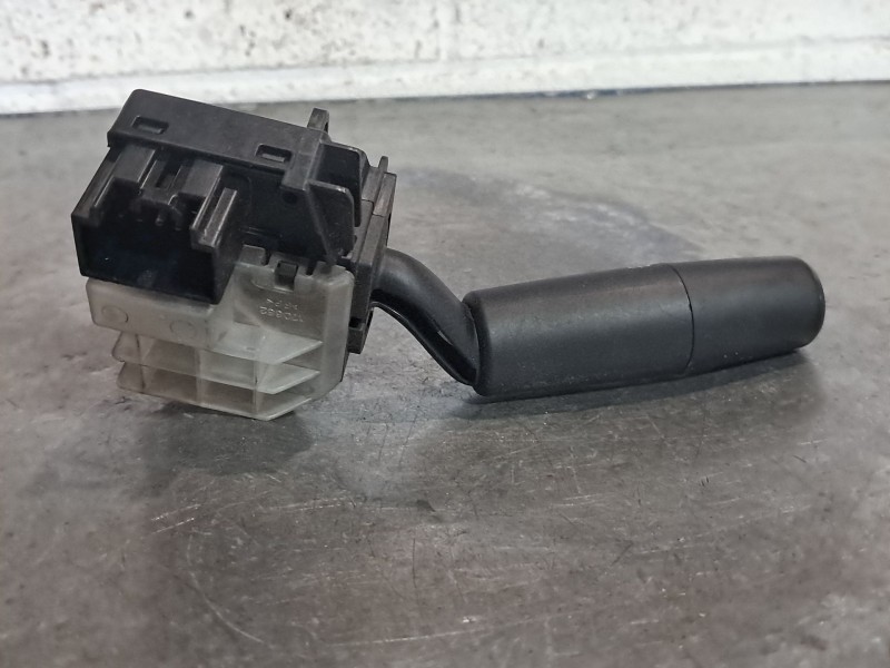 Recambio de mando limpia para mazda 3 berlina (bk) 1.6 crdt active referencia OEM IAM   