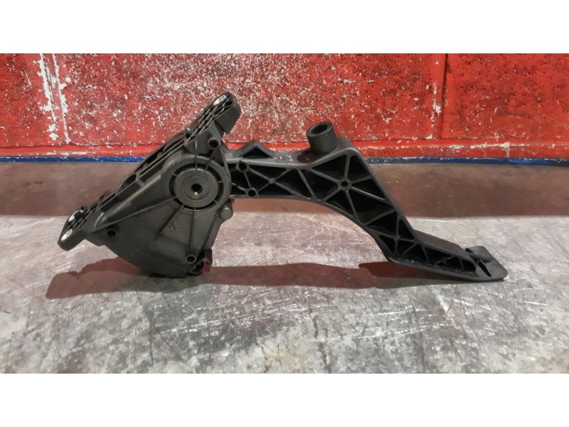 Recambio de potenciometro pedal para volkswagen caravelle corto 2.0 115 trendline referencia OEM IAM 7E1721503C 6PV00849643 