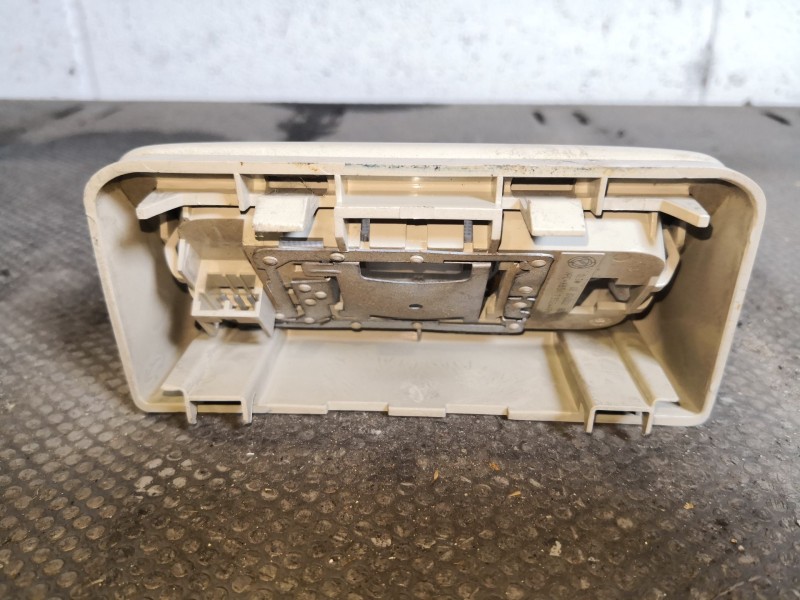 Recambio de luz interior para fiat ducato referencia OEM IAM 735244962  