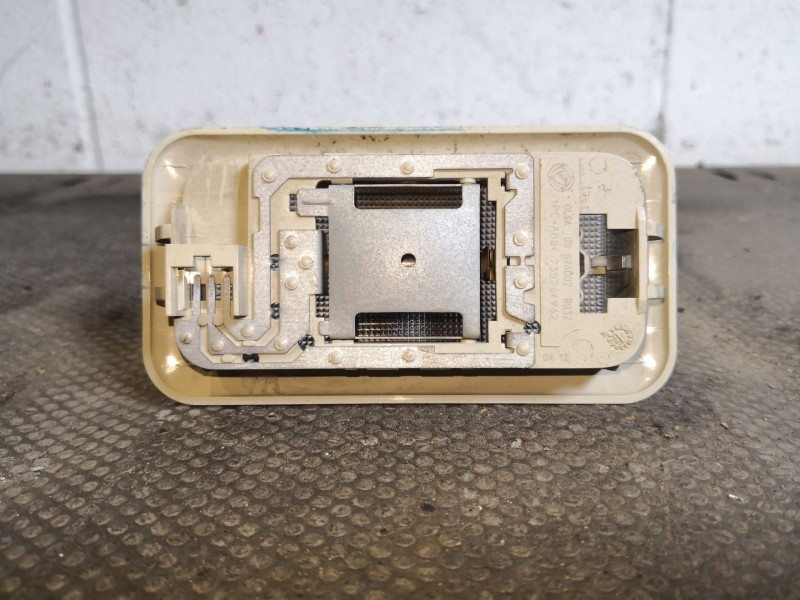 Recambio de luz interior para fiat ducato referencia OEM IAM 735244962  