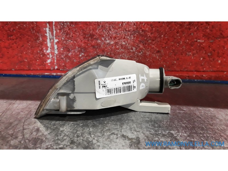 Recambio de piloto delan. izquierdo para renault clio 1.9d referencia OEM IAM   