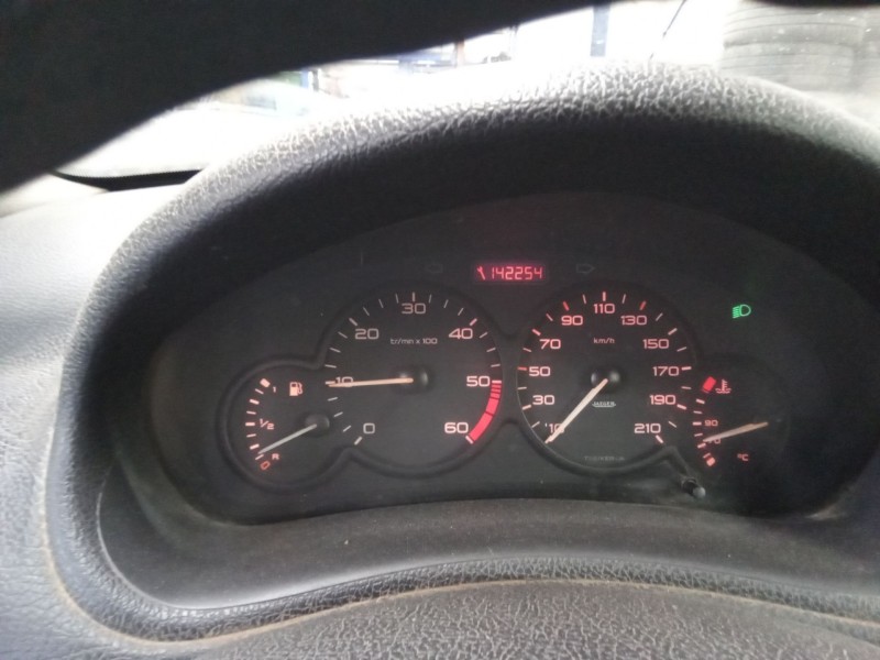 peugeot 206 berlina 1.9 diesel | 0.98 - ... del año 2001