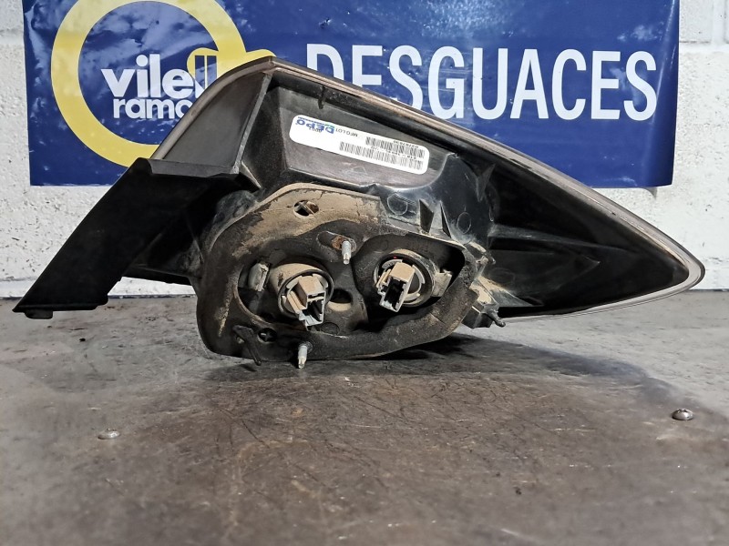 Recambio de piloto trasero izquierdo para mazda 3 berlina (bk) 1.6 crdt active referencia OEM IAM   