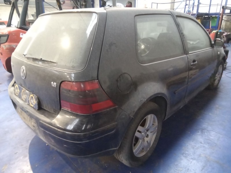 volkswagen golf iv berlina (1j1) del año 2002