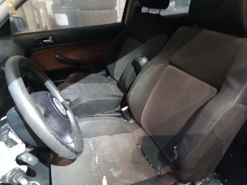 volkswagen golf iv berlina (1j1) del año 2002