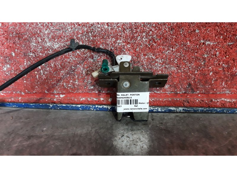 Recambio de cerra. malet. porton para nissan primera referencia OEM IAM    Recambio de cerra. malet. porton para nissan primera referencia OEM IAM