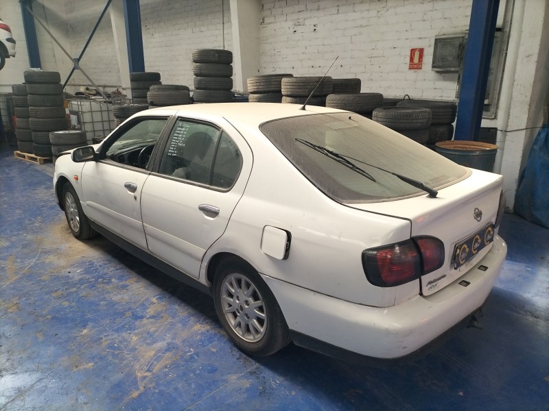 nissan primera berlina (p11) del año 2000