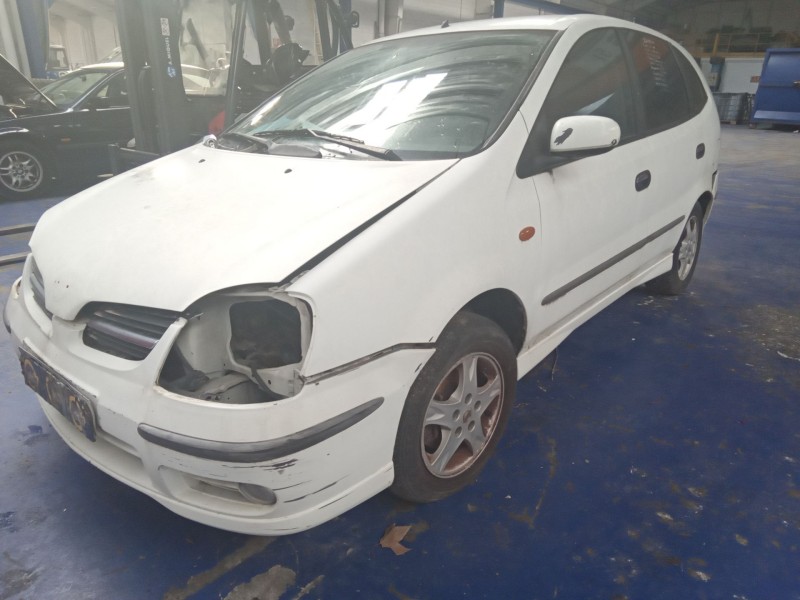 nissan almera tino (v10m) del año 2004