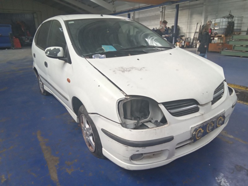 nissan almera tino (v10m) del año 2004