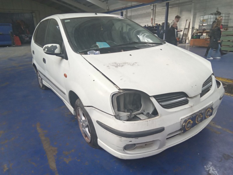 nissan almera tino (v10m) del año 2004