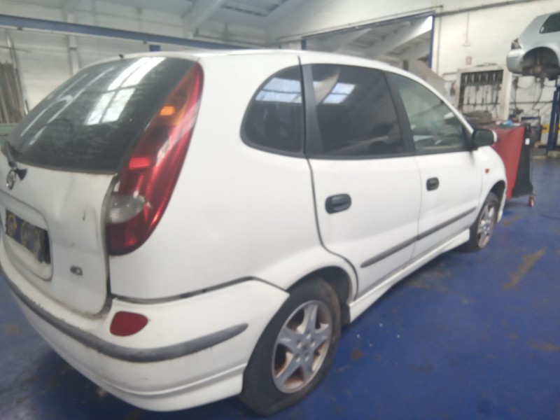 nissan almera tino (v10m) del año 2004