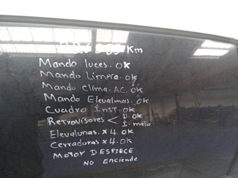 nissan almera tino (v10m) del año 2004