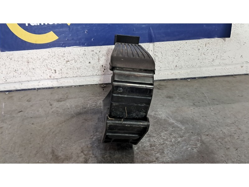 Recambio de potenciometro pedal para mercedes clase c (w203) berlina referencia OEM IAM A2113000404  