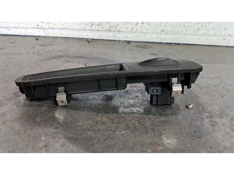 Recambio de mando elevalunas delantero derecho para fiat punto (199)  | ...  | ... referencia OEM IAM 735380450  